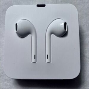 NEW—Apple iPhone OEM Original Wired Earphones Earpods Earbuds 3.5mm Jack w/ Case